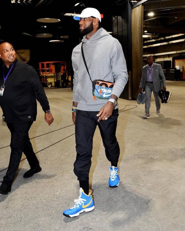 兰克尔-泽在上周举办婚礼，此前他与青岛海牛闹得不欢而散（与青岛海牛不欢而散后，兰克尔-泽上周完婚）