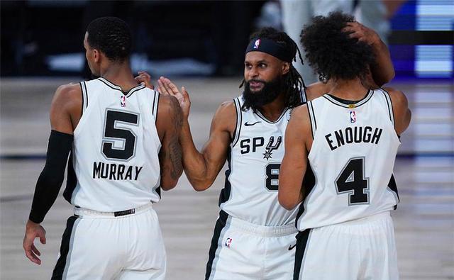 独行侠战篮网伤病：莱夫利、托马斯等8人缺席，弗拉格可以出战（独行侠战篮网伤情报告：莱夫利、托马斯等8人缺阵，弗拉格确认出场）